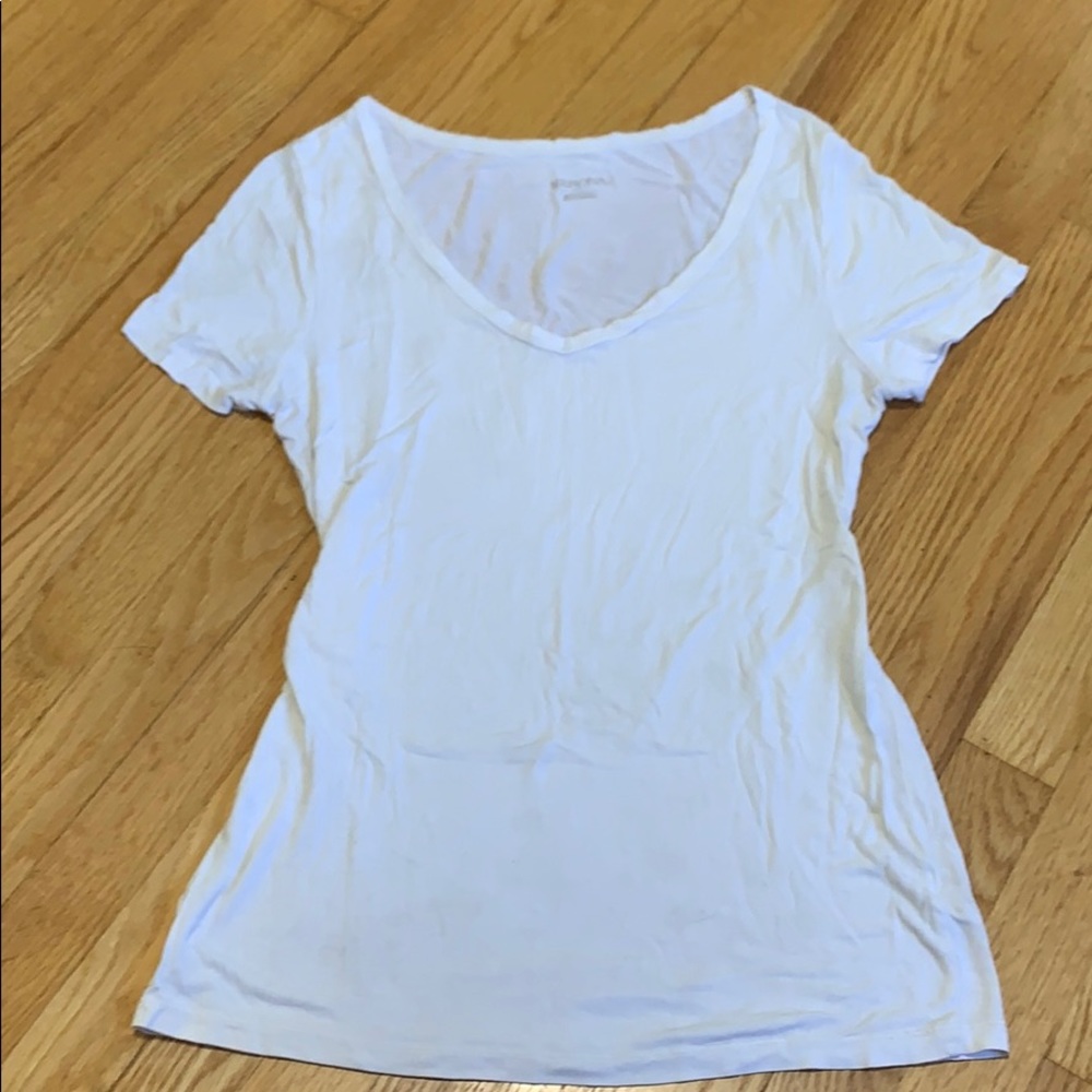3/$15 - Loose white t-shirt